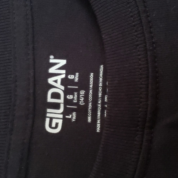 2 Gildan Youth Black TShirt - Picture 2 of 4